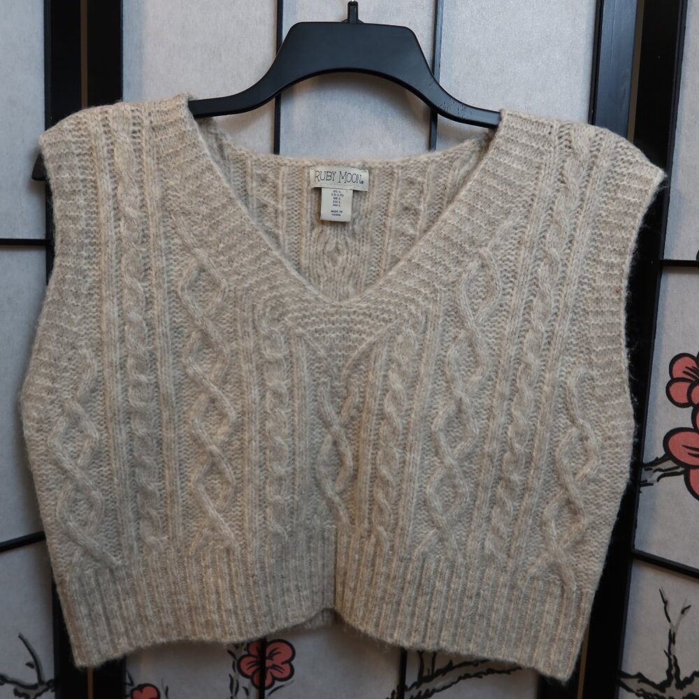 Ruby Moon Cable Knit Sleeveless Top - Cream Size Large Academia Large